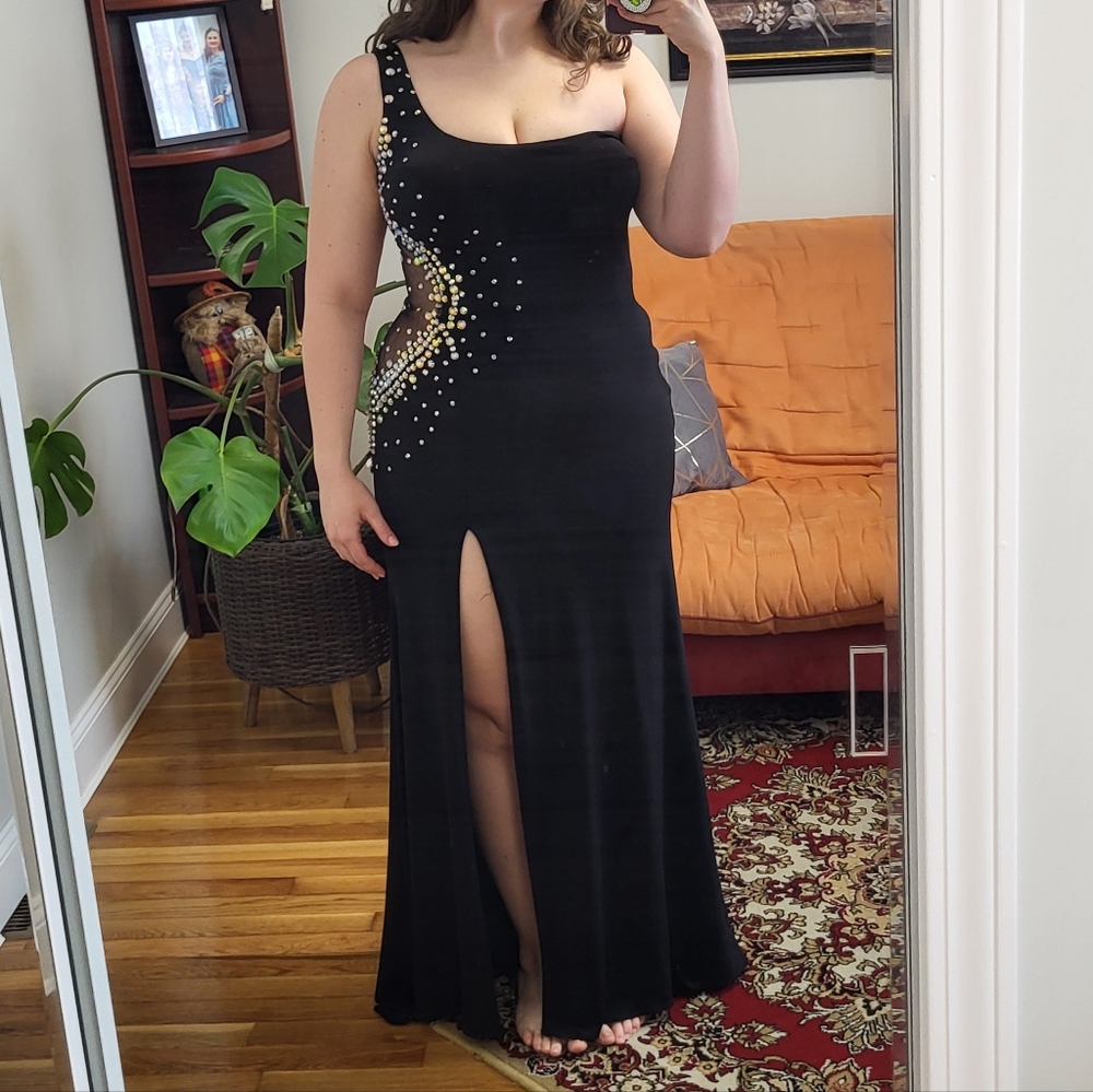 Elegant Black Evening Dress